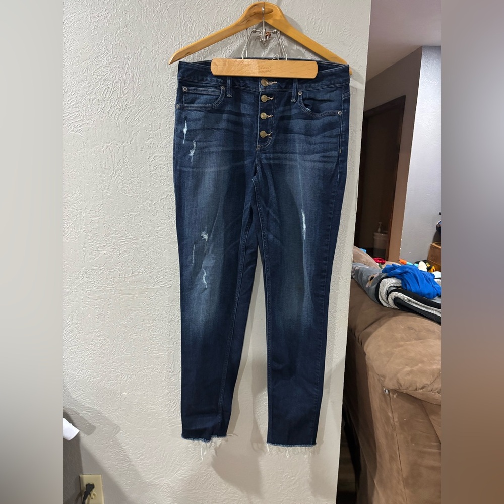 Maurice’s Distressed Button Up Skinny Jeans Raw Hem Flattering jeans size 8